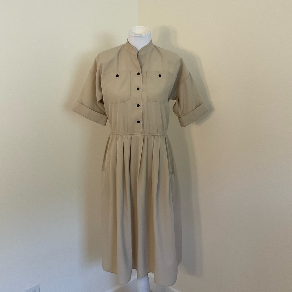 Vintage Leslie Fay Classic Beige Short Sleeve Dress